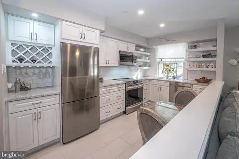 Kitchen - 500 E Lancaster Ave #135B, Wayne, PA 19087 photo 1 of 3