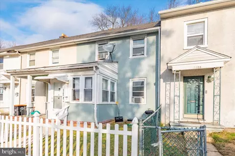 1105 Meadow Ln, Chester, PA 19013