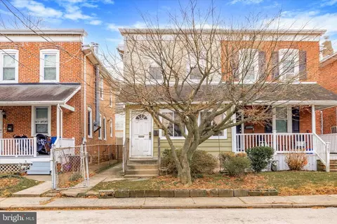 145 Summit Ter, Bryn Mawr, PA 19010