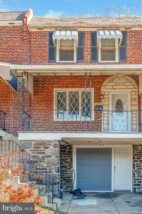 241 Blanchard Rd, Drexel Hill, PA 19026