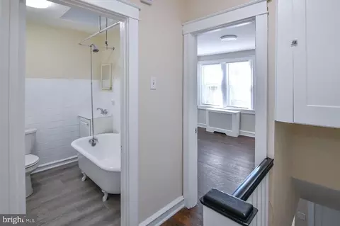 Bath - 429 Timberlake Rd, Upper Darby, PA 19082 photo 3 of 3