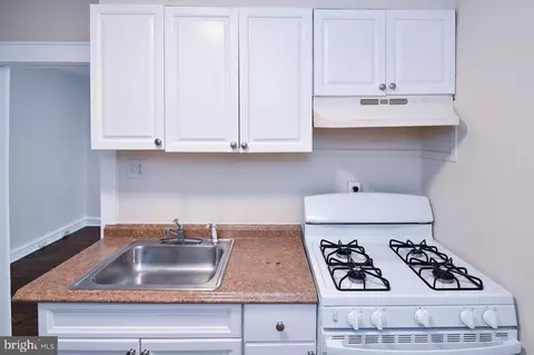 Kitchen - 429 Timberlake Rd, Upper Darby, PA 19082 photo 2 of 3