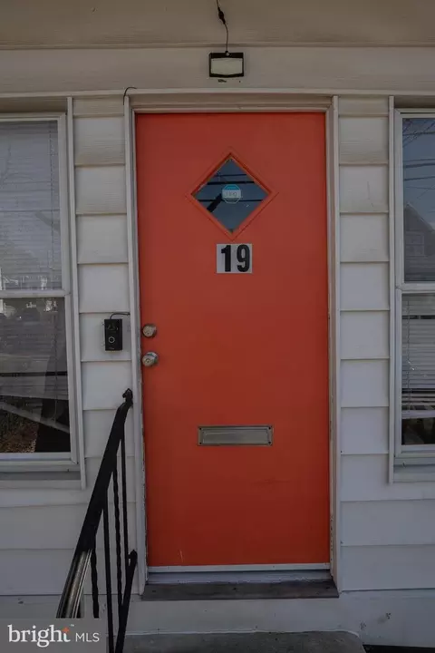 Exterior - 19 Ardsley Rd, Upper Darby, PA 19082 photo 2 of 11