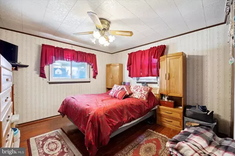 Bedroom - 2439 Secane Rd, Secane, PA 19018 photo 1 of 3