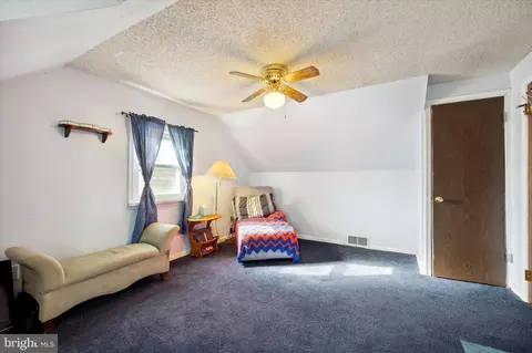 Bedroom - 2439 Secane Rd, Secane, PA 19018 photo 3 of 3