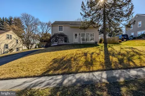 406 Virginia Ln, Aston, PA 19014