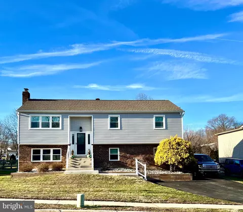 42 Scott Ln, Aston, PA 19014