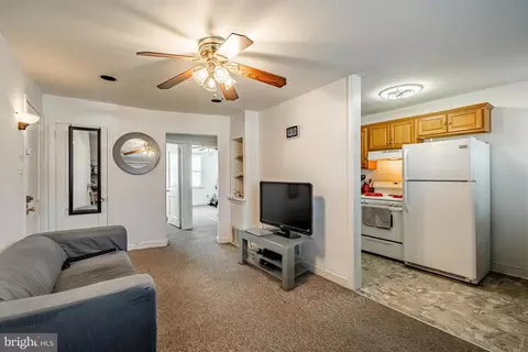 Living - 257 E Township Line Rd, Upper Darby, PA 19082 photo 4 of 4