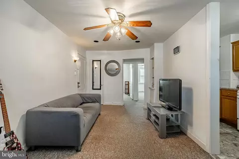 Living - 257 E Township Line Rd, Upper Darby, PA 19082 photo 3 of 4