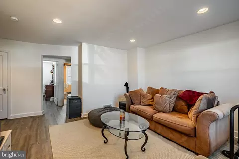 Living - 257 E Township Line Rd, Upper Darby, PA 19082 photo 2 of 4