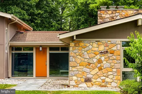 Exterior - 315 Edgehill Rd, Wayne, PA 19087 photo 3 of 5