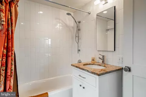 Bath - 315 Edgehill Rd, Wayne, PA 19087 photo 5 of 5