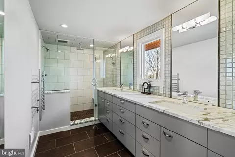 Bath - 315 Edgehill Rd, Wayne, PA 19087 photo 3 of 5