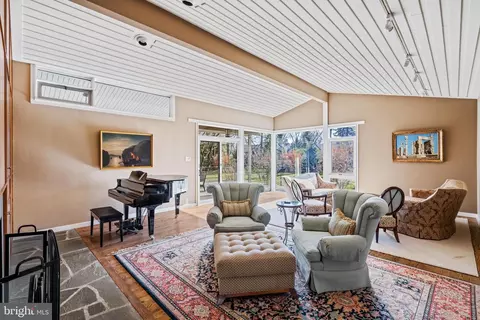 Living - 315 Edgehill Rd, Wayne, PA 19087 photo 1 of 3