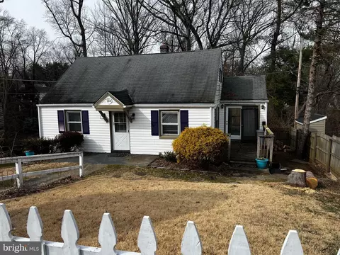 114 Mildred Ln, Aston, PA 19014