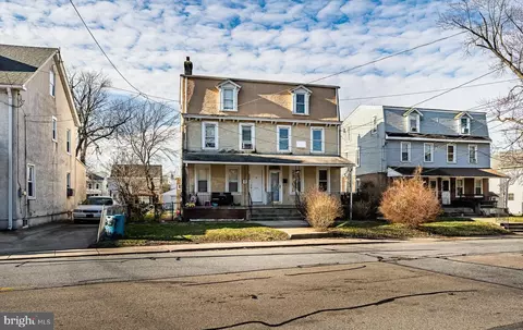 235 Fairview, Crum Lynne, PA 19022