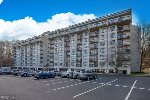 800 Avondale Rd #2N, Wallingford, PA 19086