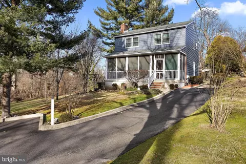 235 W Dupont St, Ridley Park, PA 19078
