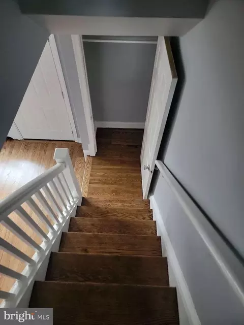Entry Way - 576 Snowden Rd, Upper Darby, PA 19082 photo 2 of 2