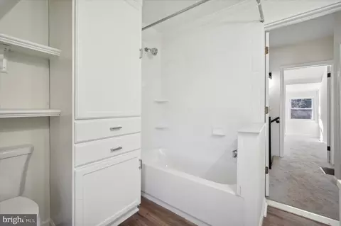 Bath - 5 Maple St, Marcus Hook, PA 19061 photo 1 of 1