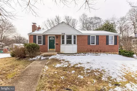 144 W Sylvan Dr, Broomall, PA 19008