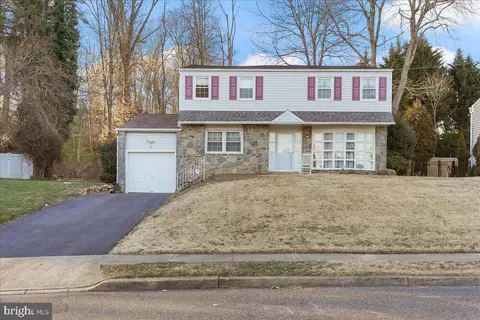 20 Selwyn Dr, Broomall, PA 19008