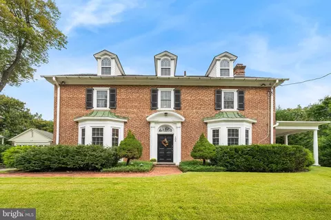 104 Quaker Ln, Villanova, PA 19085
