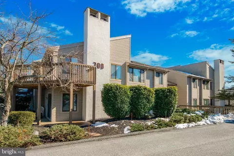 702 Pritchard Pl, Newtown Square, PA 19073