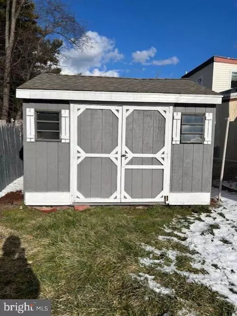 301 Green St, Marcus Hook, PA 19061 photo 14