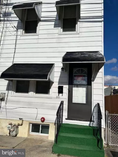 301 Green St, Marcus Hook, PA 19061 photo 11
