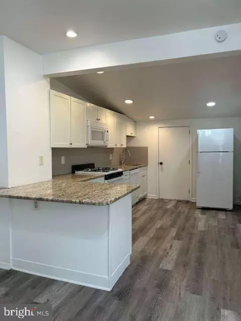 301 Green St, Marcus Hook, PA 19061 photo 5