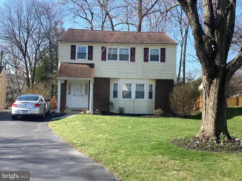 21 Dora Dr, Media, PA 19063