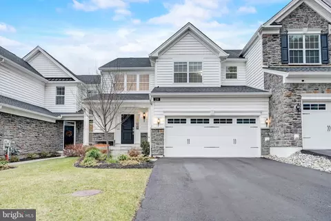 218 Parris Blvd, Newtown Square, PA 19073