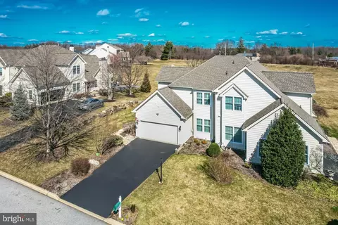 27 Chelsea Ct, Glen Mills, PA 19342