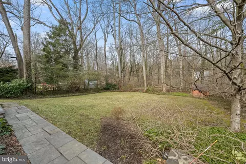 Exterior - 533 Brookside Ave, Wayne, PA 19087 photo 4 of 9