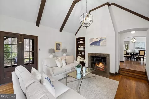 Living - 533 Brookside Ave, Wayne, PA 19087 photo 2 of 6