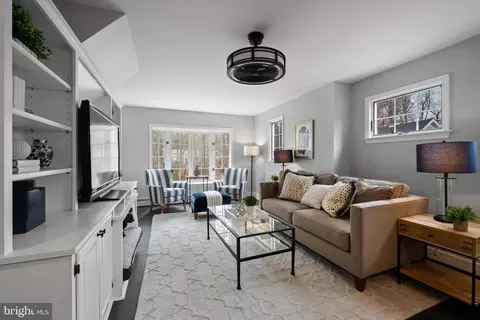 Living - 533 Brookside Ave, Wayne, PA 19087 photo 4 of 6