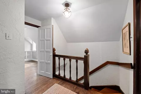 Entry Way - 533 Brookside Ave, Wayne, PA 19087 photo 4 of 5