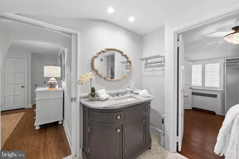 Bath - 533 Brookside Ave, Wayne, PA 19087 photo 3 of 4