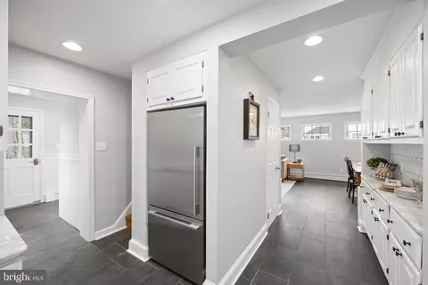 Entry Way - 533 Brookside Ave, Wayne, PA 19087 photo 1 of 5