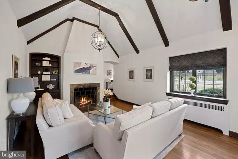 Living - 533 Brookside Ave, Wayne, PA 19087 photo 3 of 6