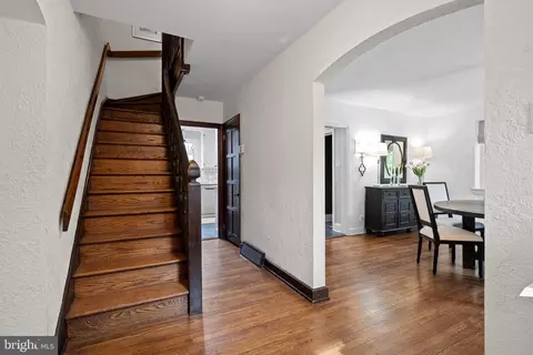 Entry Way - 533 Brookside Ave, Wayne, PA 19087 photo 2 of 5