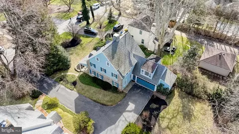 Exterior - 332 Oak Ter, Wayne, PA 19087 photo 13 of 16