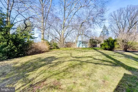 Exterior - 332 Oak Ter, Wayne, PA 19087 photo 8 of 16