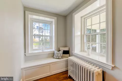 Bedroom - 332 Oak Ter, Wayne, PA 19087 photo 1 of 10