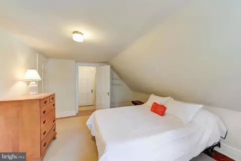 Bedroom - 332 Oak Ter, Wayne, PA 19087 photo 8 of 10