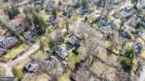 View/Area - 332 Oak Ter, Wayne, PA 19087 photo 1 of 3