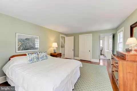 Bedroom - 332 Oak Ter, Wayne, PA 19087 photo 6 of 10