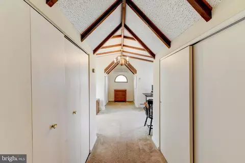 Entry Way - 332 Oak Ter, Wayne, PA 19087 photo 2 of 2