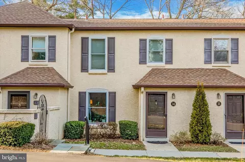 14 Summit Dr, Bryn Mawr, PA 19010